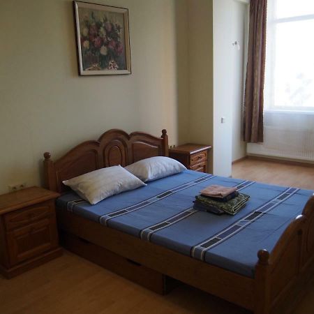 Dolphin Apartment Odessa Luaran gambar